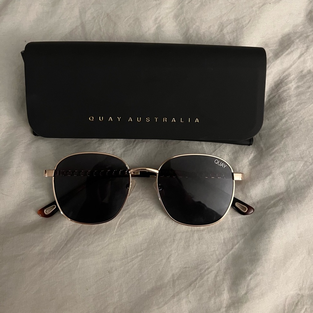 Quay Link Up Sunglasses